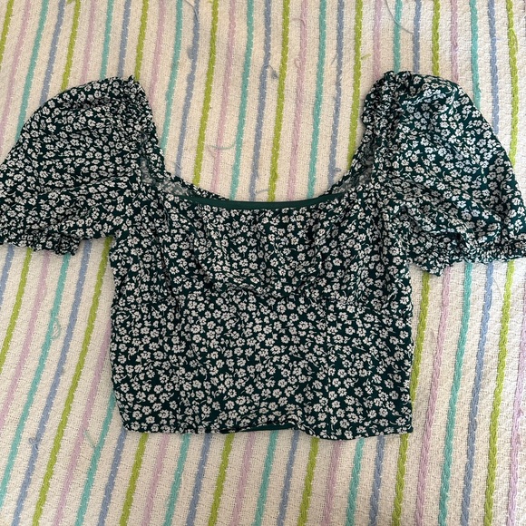 H&M Cropped Top - Picture 1 of 3